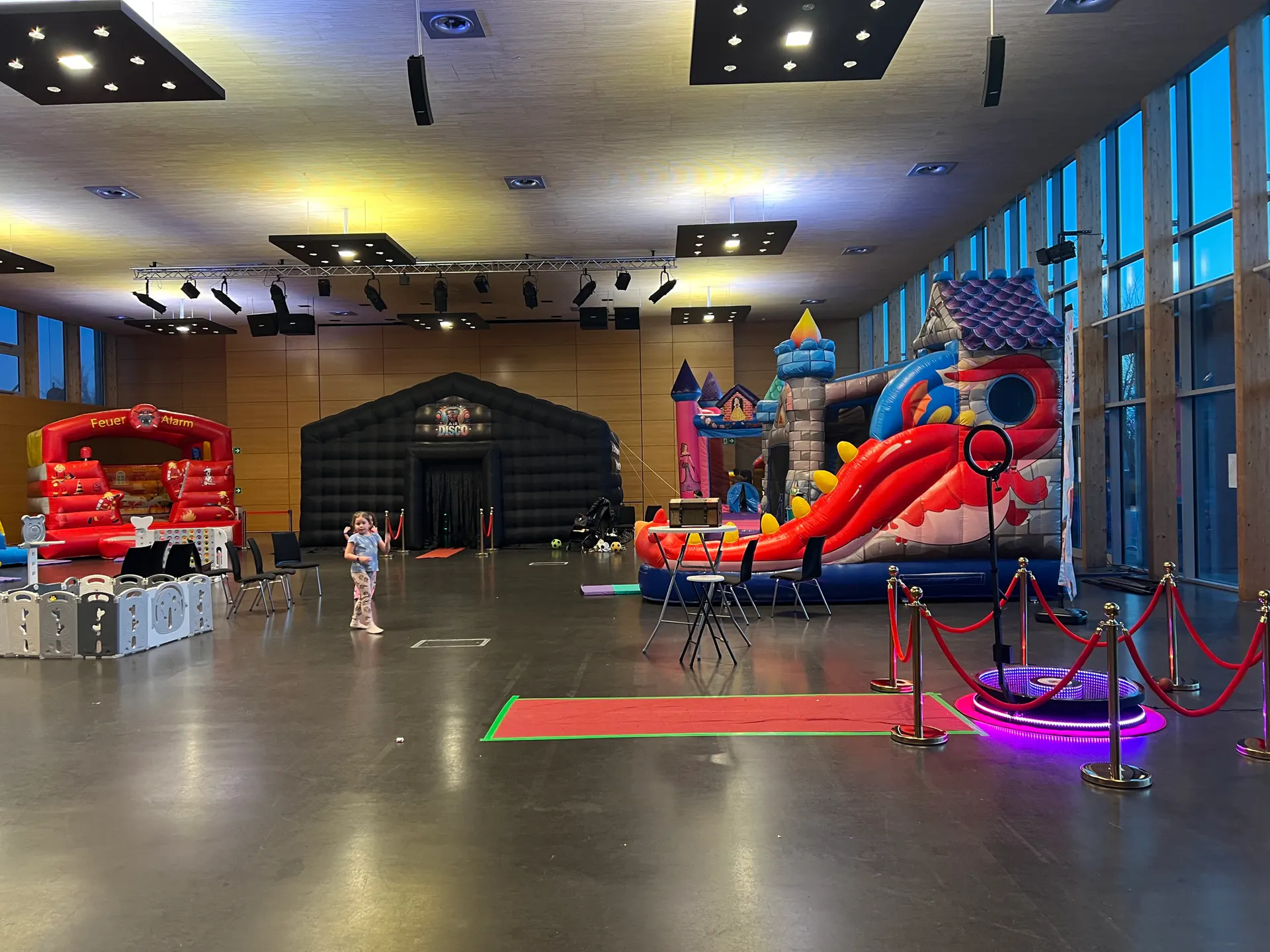 Mehrere Eventmodule beim Jump und Fun Event in der Stadthalle Rottweil