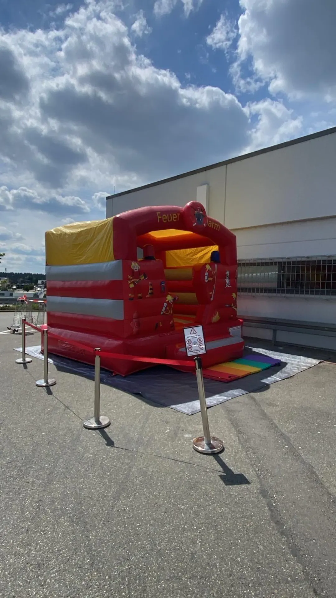 Feuerwehr Hüpfburg beim Firmenfest von Kaufland in Zimmern