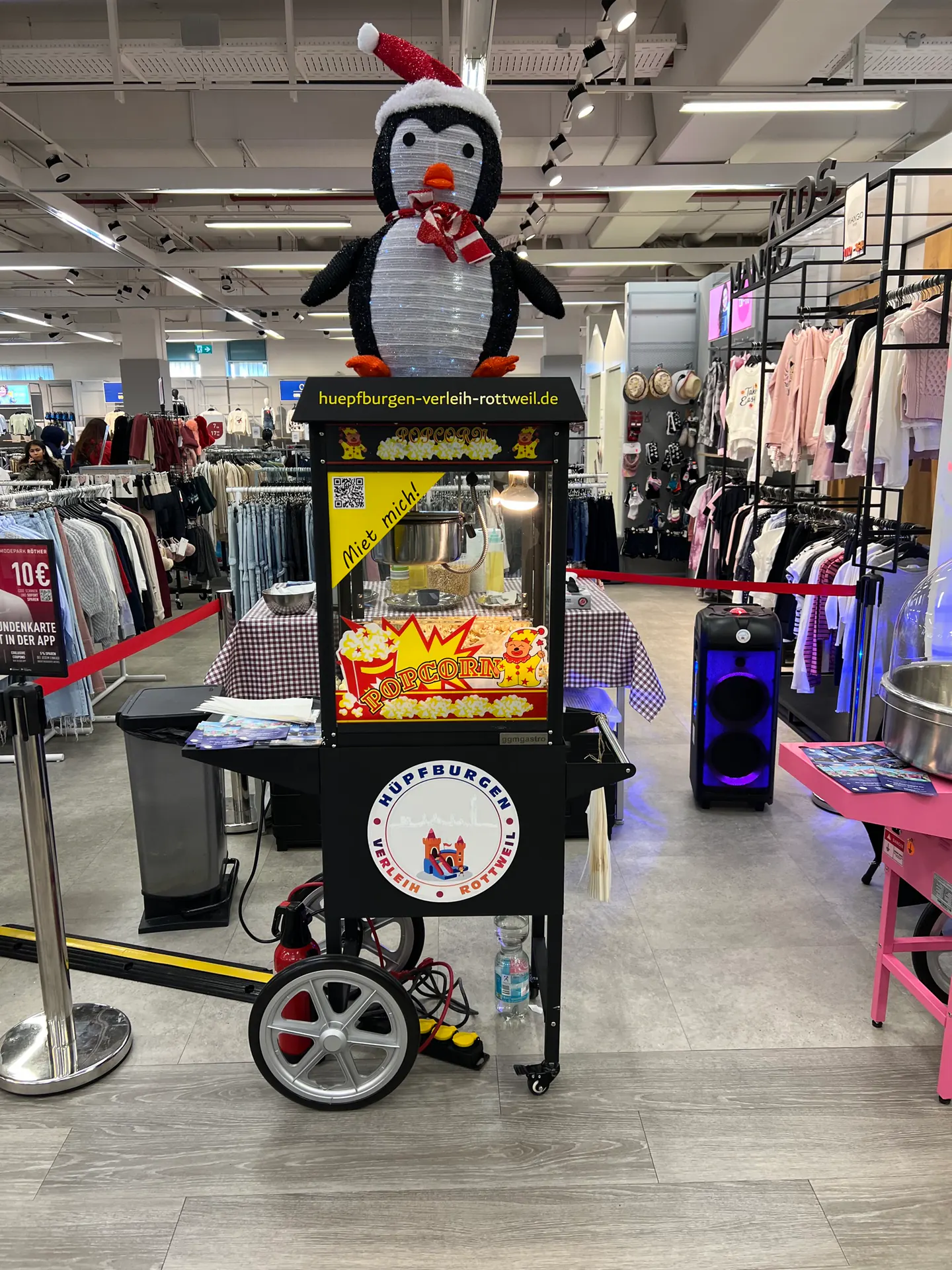 Popcorn- und Zuckerwattestand im Modepark Röther Balingen